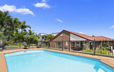 BB233 Banksia Beach Family Home - 4 Bedrooms - Australian Directory 0