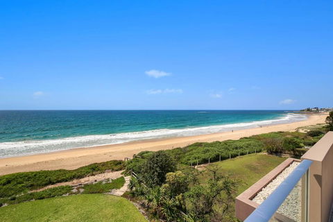 Beach And Ocean Front Penthouse With Wifi And Parking - Australian Directory 1