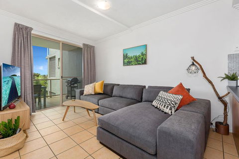 BEACH BLISS LUXURIOUS APARTMENT With POOL - Australian Directory 3