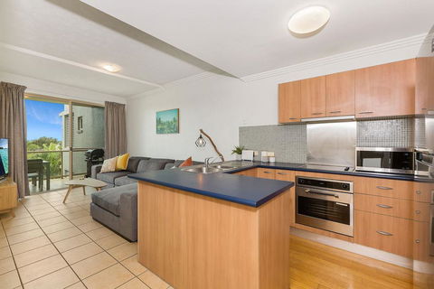 BEACH BLISS LUXURIOUS APARTMENT With POOL - Australian Directory 1