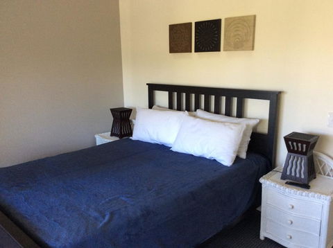 Beach Breakers Resort - Australian Directory 2