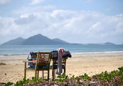 Beach Daze - Australian Directory 0