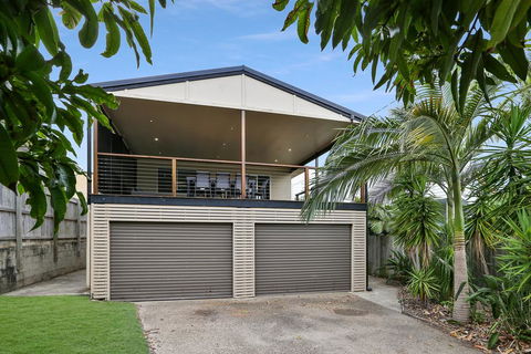 Beach Home In Golden Triangle - Australian Directory 1