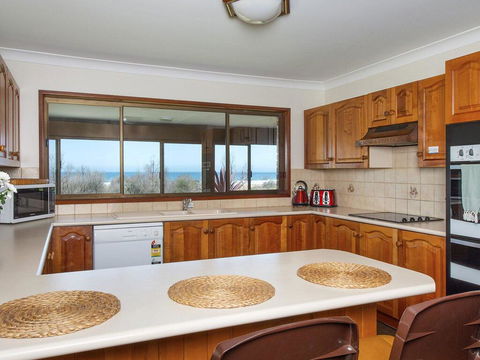 Beach House On Jones Beach - Kiama Accommodation - Australian Directory 3