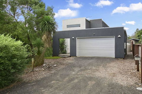 Beach Retreat On Medina - Australian Directory 0
