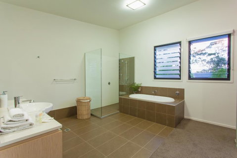 Beach Road Holiday Homes - Australian Directory 1