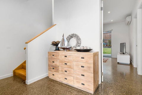 Beach Road Luxury With Ocean Views - Australian Directory 3