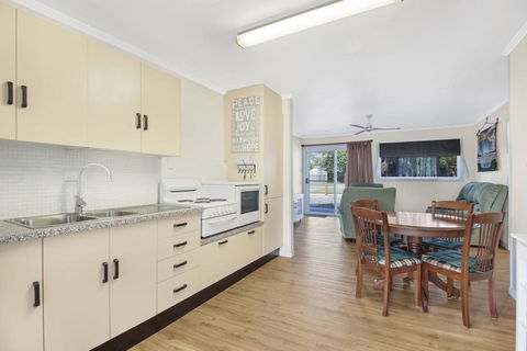 Beach Shack On Towners - Australian Directory 2