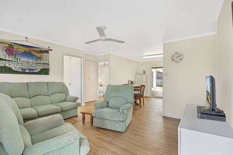 Beach Shack On Towners - Australian Directory 1
