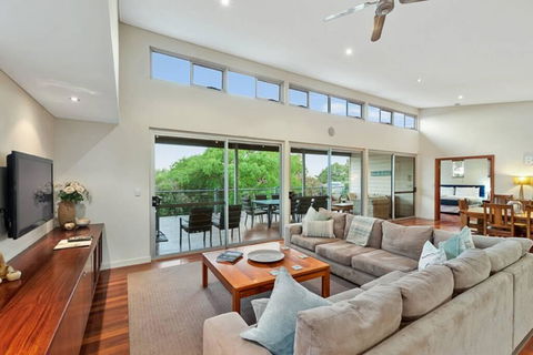 BeachBlu Holiday Home - Australian Directory 1