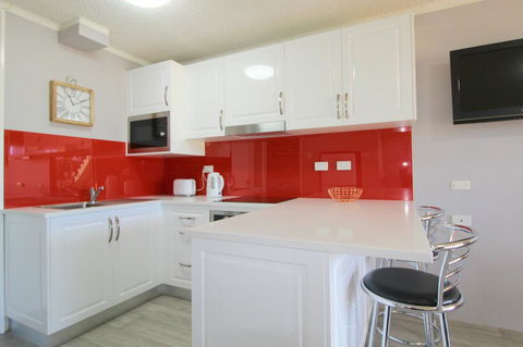 Beachfront 2, 25 Willow Street - Australian Directory 1