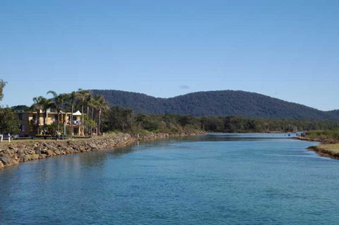 Beachfront 5, 25 Willow Street - Australian Directory 1