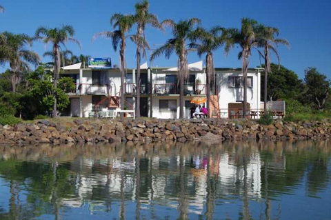 Beachfront 5, 25 Willow Street - Australian Directory 0