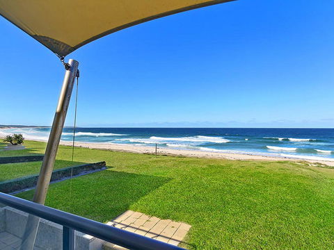 Beachfront Luxury - Australian Directory 1