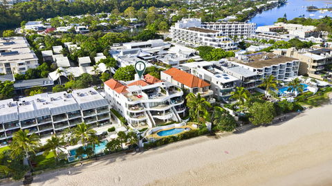 Beachfront Luxury, Hastings Street - Australian Directory 0
