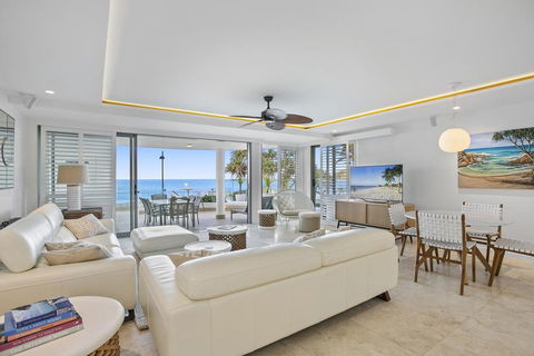 Beachfront Luxury, Hastings Street - Australian Directory 1