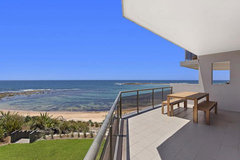 Beachfront On Werrina - Australian Directory 2