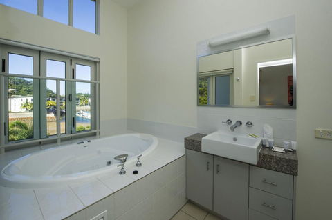 Beachside Apartment 14 - Australian Directory 2