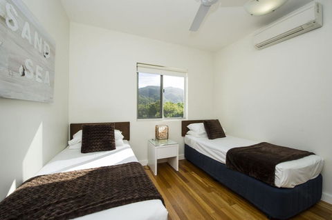 Beachside Apartment 14 - Australian Directory 1