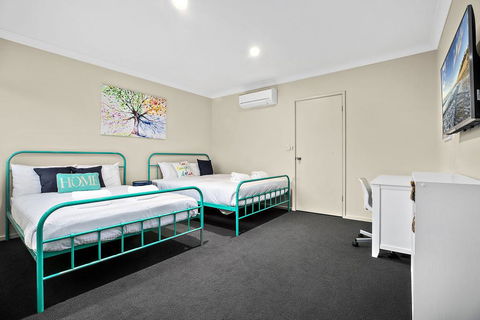 Beachside At Sapphire - Australian Directory 3
