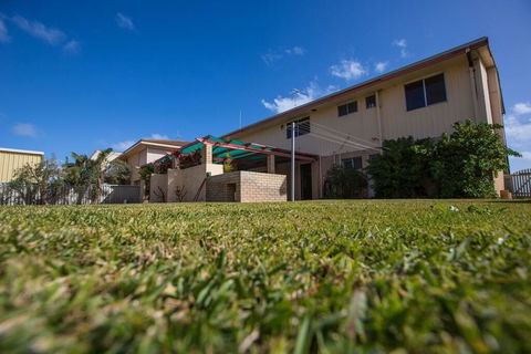 Beachside At Silver Sands - Australian Directory 2