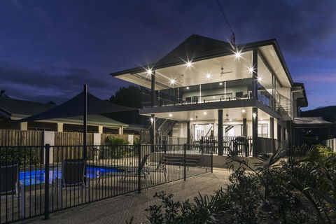 Beachside Bliss In Clifton Beach - Australian Directory 1