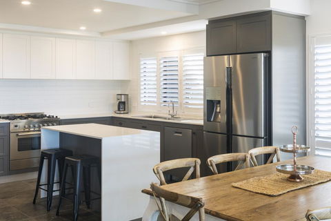 Beachside Bliss In Clifton Beach - Australian Directory 3