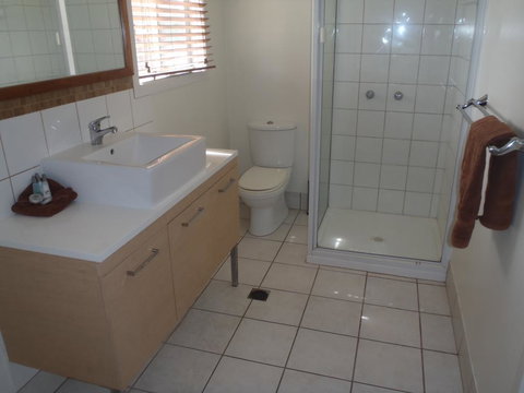 Beachside Holiday Units - Australian Directory 1