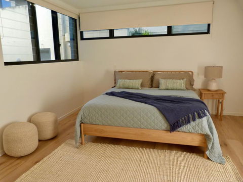 Beachside Lennox - Australian Directory 1