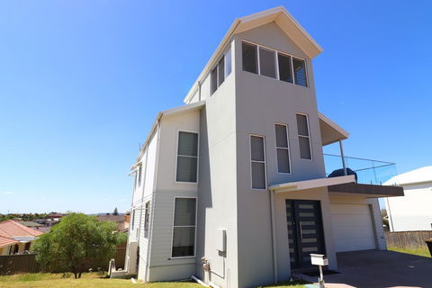 Beachside Oasis - Australian Directory 0