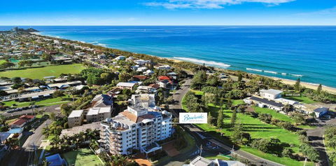 Beachside Resort Kawana Waters - Australian Directory 4