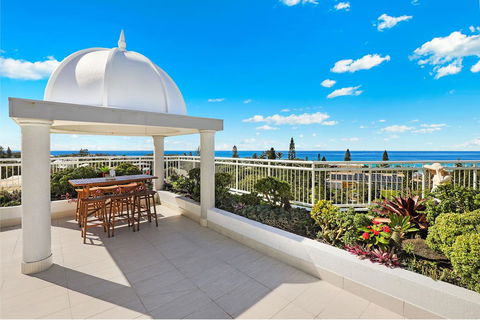 Beachside Resort Kawana Waters - Australian Directory 0