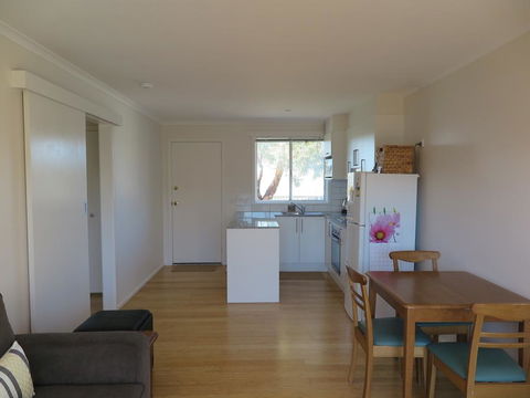 Beachside Rest - Australian Directory 2