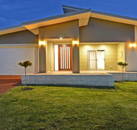 Beaufortia Views - Australian Directory