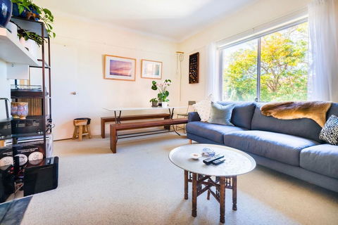 Beautiful Beach Home In Superb Location - Australian Directory 2