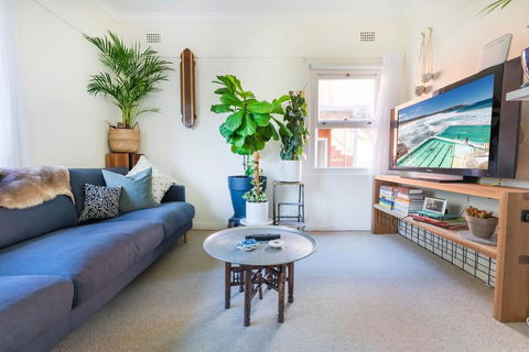 Beautiful Beach Home In Superb Location - Australian Directory 0
