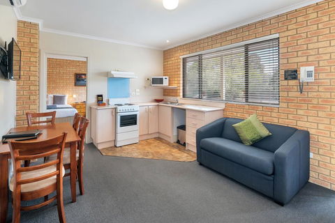 Begonia City Motor Inn - Australian Directory 3