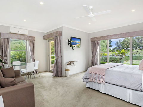 BEL MIREN - ESSINGTON - Australian Directory 1