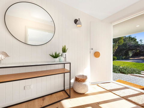 Bella Casa - Luxury Boutique Holiday Home With Heated Pool! - Australian Directory 1