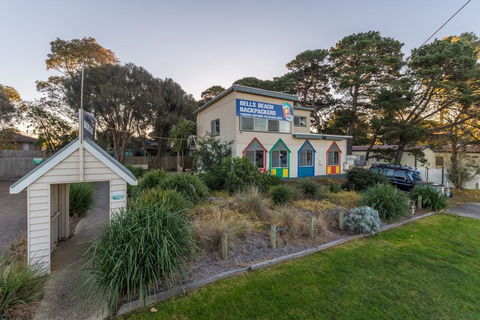 Bells Beach Backpackers - Australian Directory 1