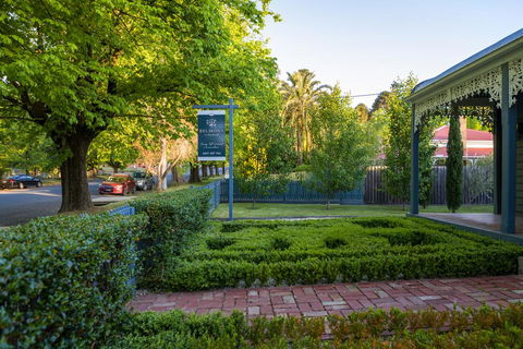 Belmont At Beechworth 2 Bedrooms, 2 Bathrooms, 2 Couples - Australian Directory 2