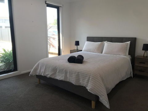 Ben's Place - Modern & Convenient - Australian Directory 2