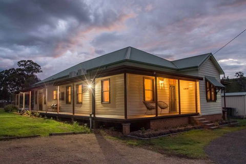 Bernstein Estate - Australian Directory 0