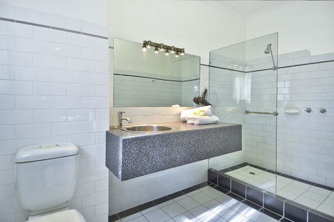 BEST WESTERN Geelong Motor Inn & Serviced Apartments - Australian Directory 1