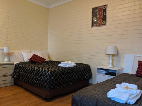 Bondi Motel - Australian Directory 2