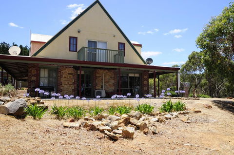 Boobook Manor - Australian Directory 0