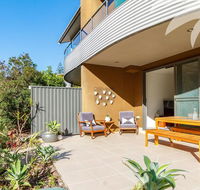 Boom 8 Boomerang Beach - Australian Directory