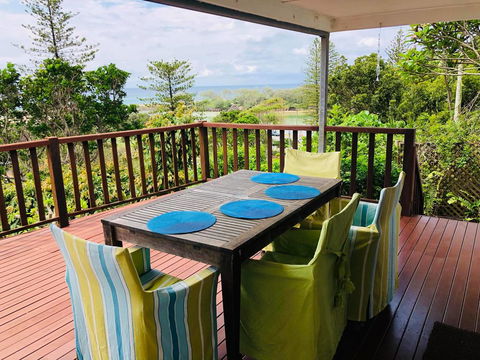 BOSCOBEL COTTAGE - MAGICAL BEACH & RIVER VIEWS - KINGSCLIFF - Australian Directory 1