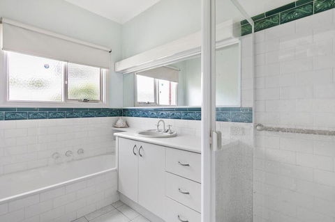 Boston Beach House 2-19 - Australian Directory 1
