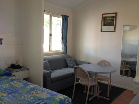 Bottle Tree Gardens Motel - Australian Directory 1